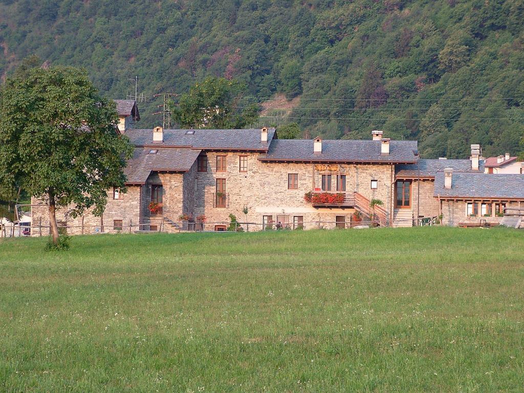 Le Case Dei Baff Morbegno Bagian luar foto